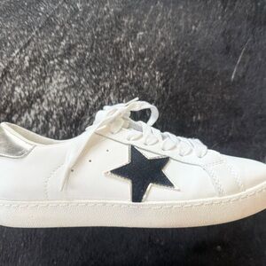 Vintage Havana White and Black Star Sneakers